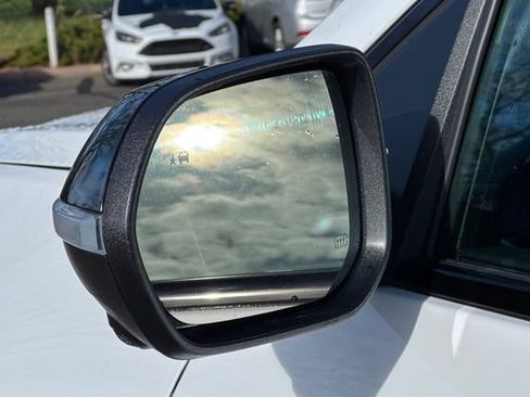 Used 2024 GMC Acadia AT4 w/ Super Cruise Package image 58