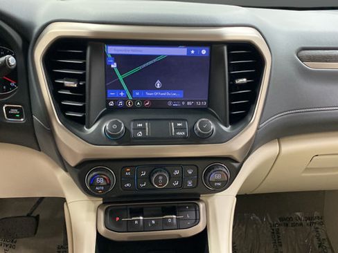 Used 2023 GMC Acadia Denali w/ Denali Technology Package AWD/4WD image 13