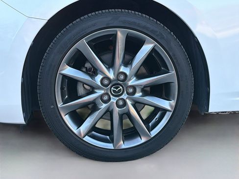 Used 2018 MAZDA MAZDA3 Grand Touring w/ Premium Equipment Package image 39