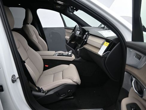 New 2026 Volvo XC90 B6 Ultra image 15