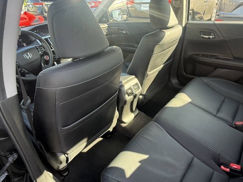 Used 2017 Honda Accord Touring image 24