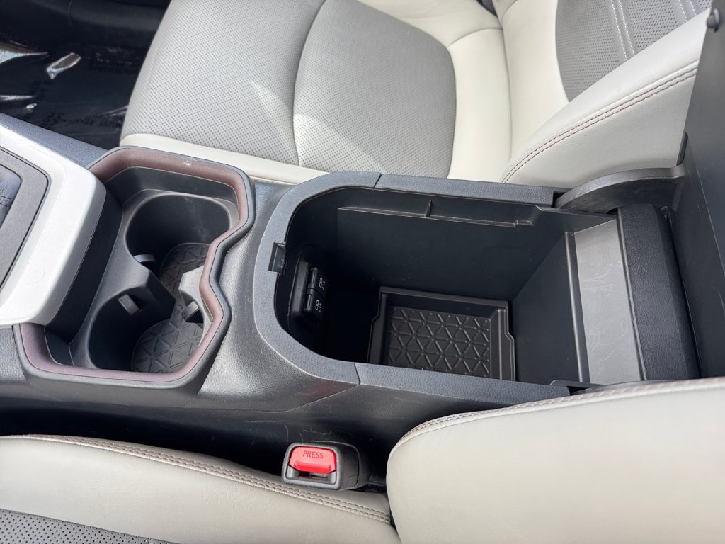 Used 2020 Toyota RAV4 Limited AWD/4WD image 28