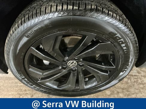 Certified 2023 Volkswagen Atlas SE w/ Panoramic Sunroof Package AWD/4WD image 11