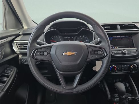 Used 2023 Chevrolet TrailBlazer LS image 18