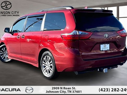 Used 2020 Toyota Sienna XLE Premium image 12