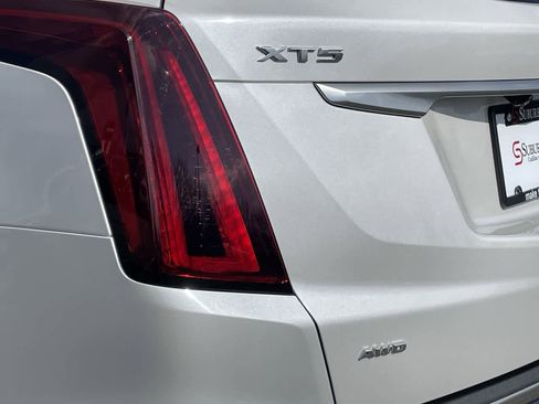 Certified 2023 Cadillac XT5 Premium Luxury w/ LPO, Floor Liner Package image 40