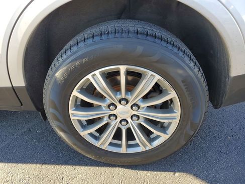 Used 2017 Cadillac XT5 Luxury w/ Driver Awareness Package image 33