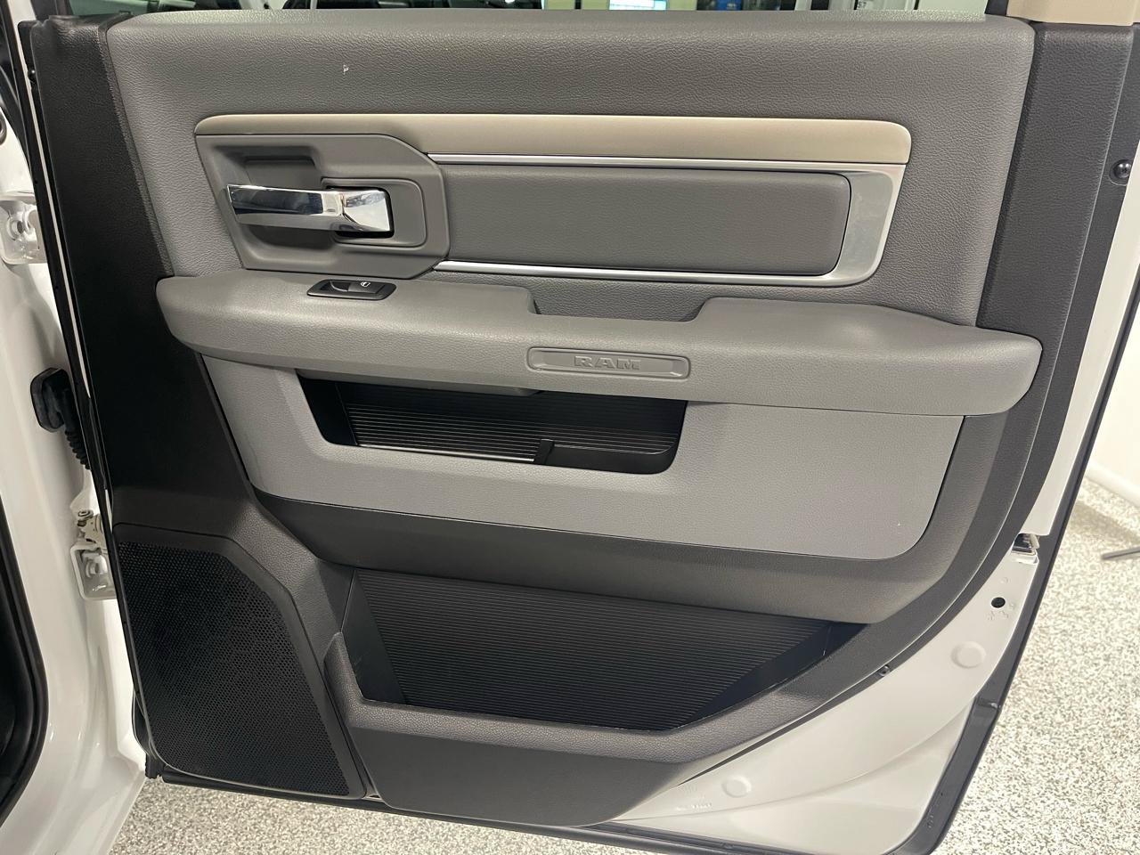 Used 2019 RAM 1500 Big Horn AWD/4WD image 9