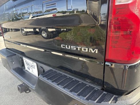 Used 2024 Chevrolet Silverado 1500 Custom Trail Boss AWD/4WD image 6
