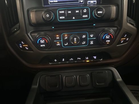 Used 2017 Chevrolet Silverado 2500 High Country w/ Duramax Plus Package image 26