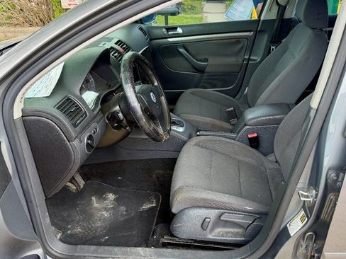 Used 2007 Volkswagen Rabbit 4-Door FWD image 10