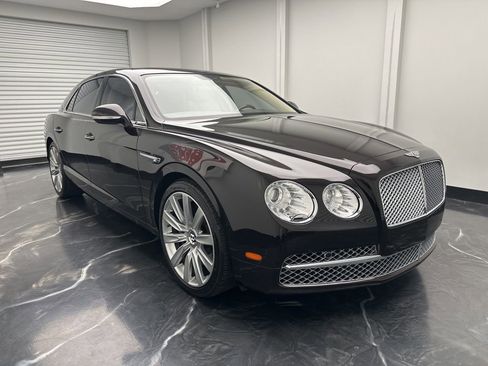 Used 2014 Bentley Flying Spur W12 image 2