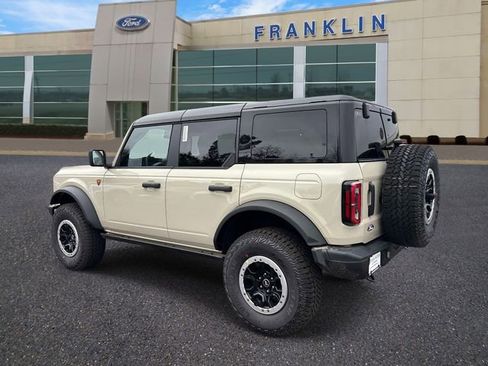 New 2026 Ford Bronco Badlands w/ Sasquatch Package AWD/4WD image 5