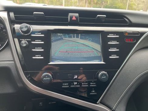 Used 2018 Toyota Camry SE image 27