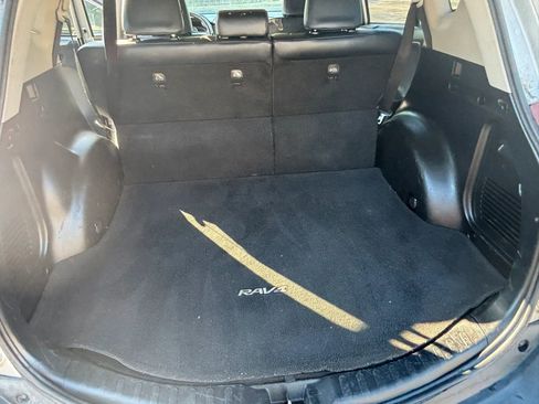 Used 2013 Toyota RAV4 Limited image 27