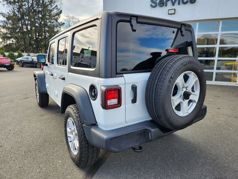 Used 2022 Jeep Wrangler Unlimited Sport image 11