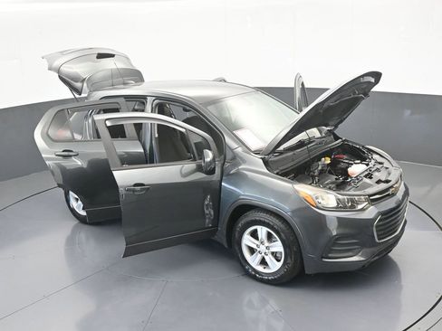 Used 2019 Chevrolet Trax LS w/ Tint and Cruise Package image 67