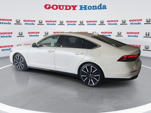 Certified 2023 Honda Accord Touring image 6