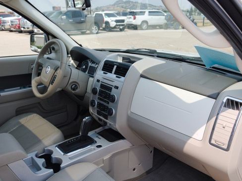 Used 2010 Mercury Mariner 4WD image 28