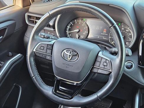 Used 2021 Toyota Highlander XSE image 13