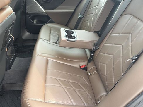 Used 2025 BMW i5 xDrive40 w/ Executive Package image 26