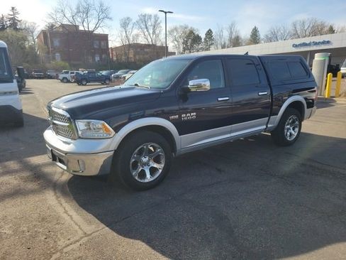 Used 2017 RAM 1500 Laramie AWD/4WD image 28
