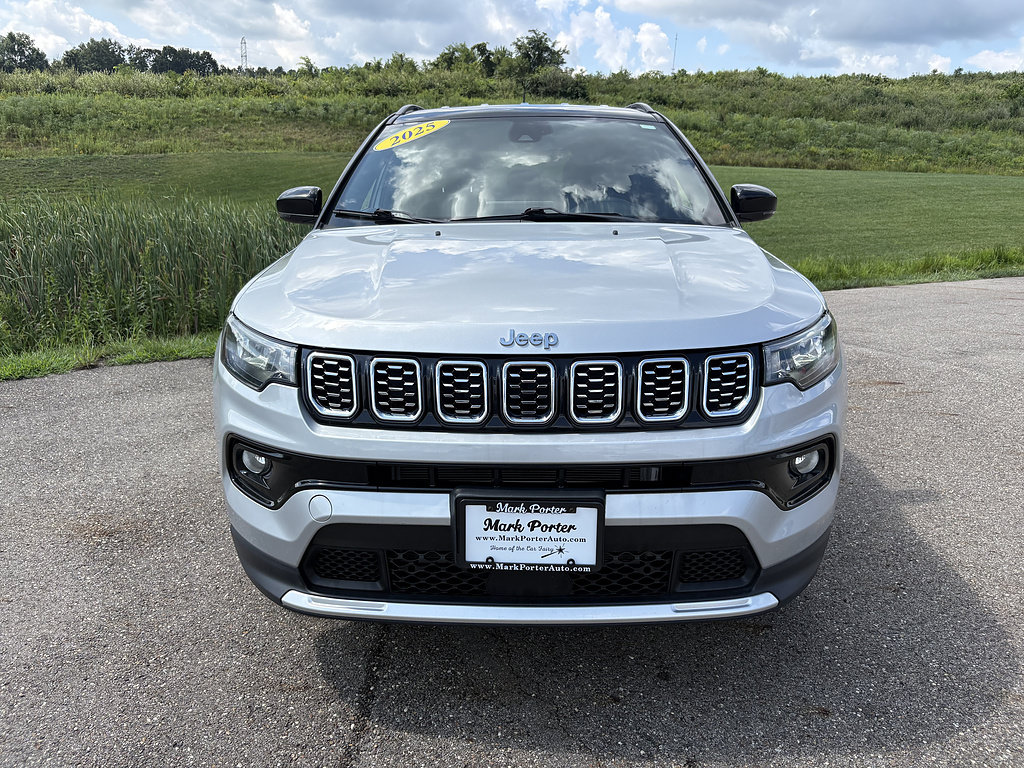 Used 2025 Jeep Compass Limited AWD/4WD image 8