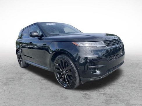 Used 2024 Land Rover Range Rover Sport SE AWD/4WD image 3
