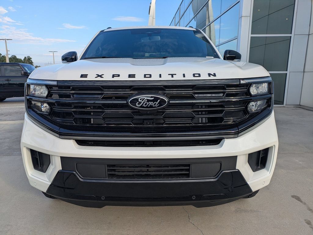 New 2026 Ford Expedition Platinum w/ Stealth Appearance Package AWD/4WD image 8