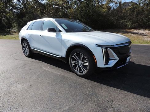 New 2026 Cadillac Lyriq Premium Luxury image 3