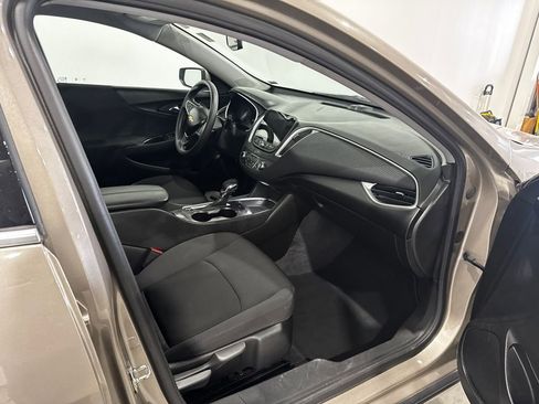 Used 2022 Chevrolet Malibu LT FWD image 20