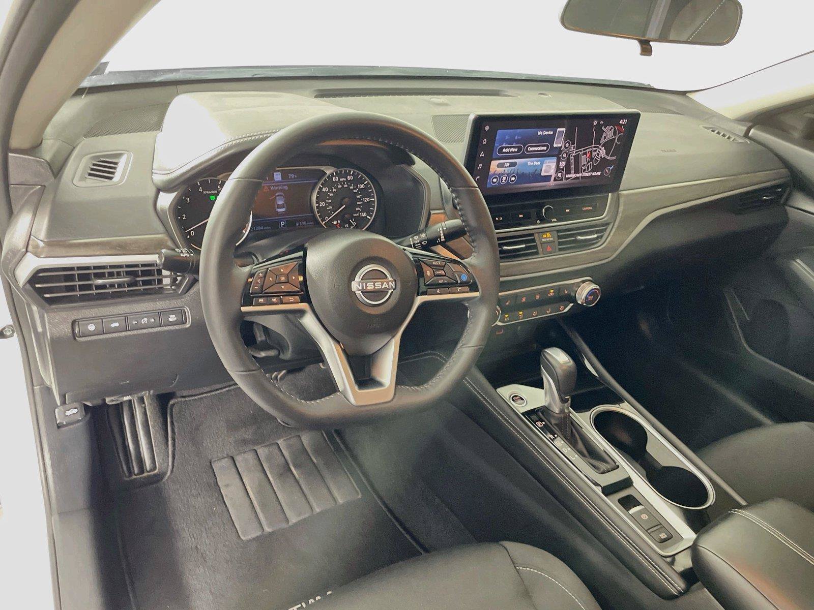Used 2024 Nissan Altima 2.5 SV w/ SV Premium Package FWD image 12