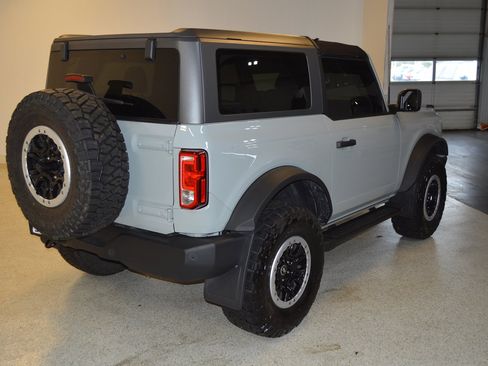 Used 2023 Ford Bronco Big Bend w/ Sasquatch Package AWD/4WD image 3