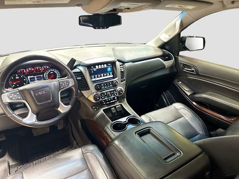 Used 2020 GMC Yukon XL SLT image 23