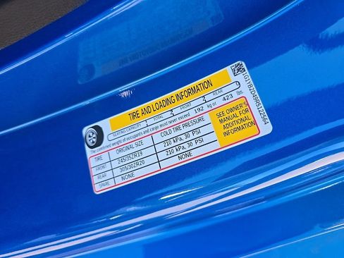 Used 2024 Chevrolet Corvette Stingray Preferred Cpe RWD image 10