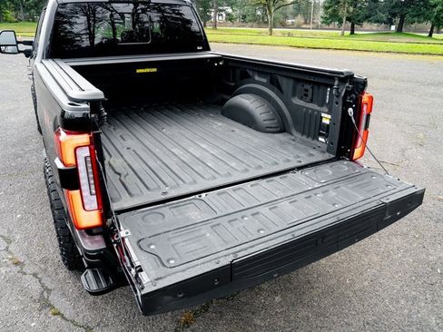 Used 2024 Ford F250 Platinum image 32