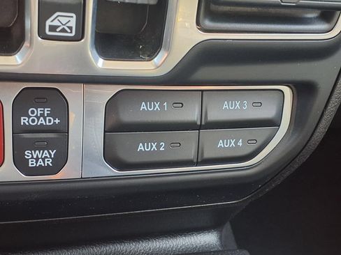 Used 2024 Jeep Wrangler Unlimited Rubicon AWD/4WD image 8