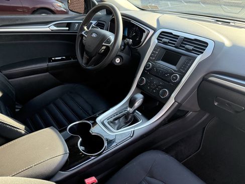 Used 2014 Ford Fusion SE FWD image 23