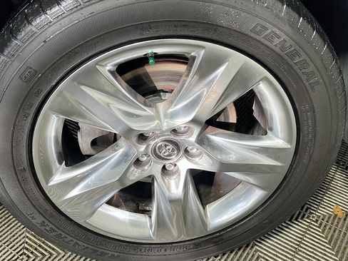 Used 2019 Toyota Highlander Limited image 14