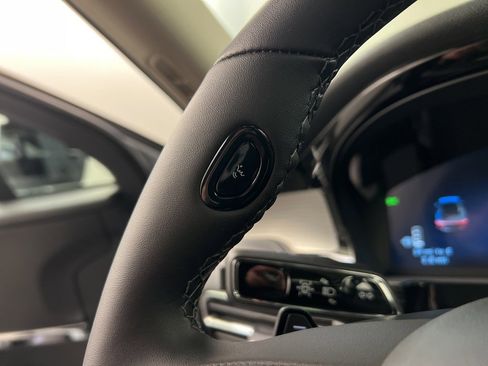 Used 2026 Lincoln Corsair Premiere image 19