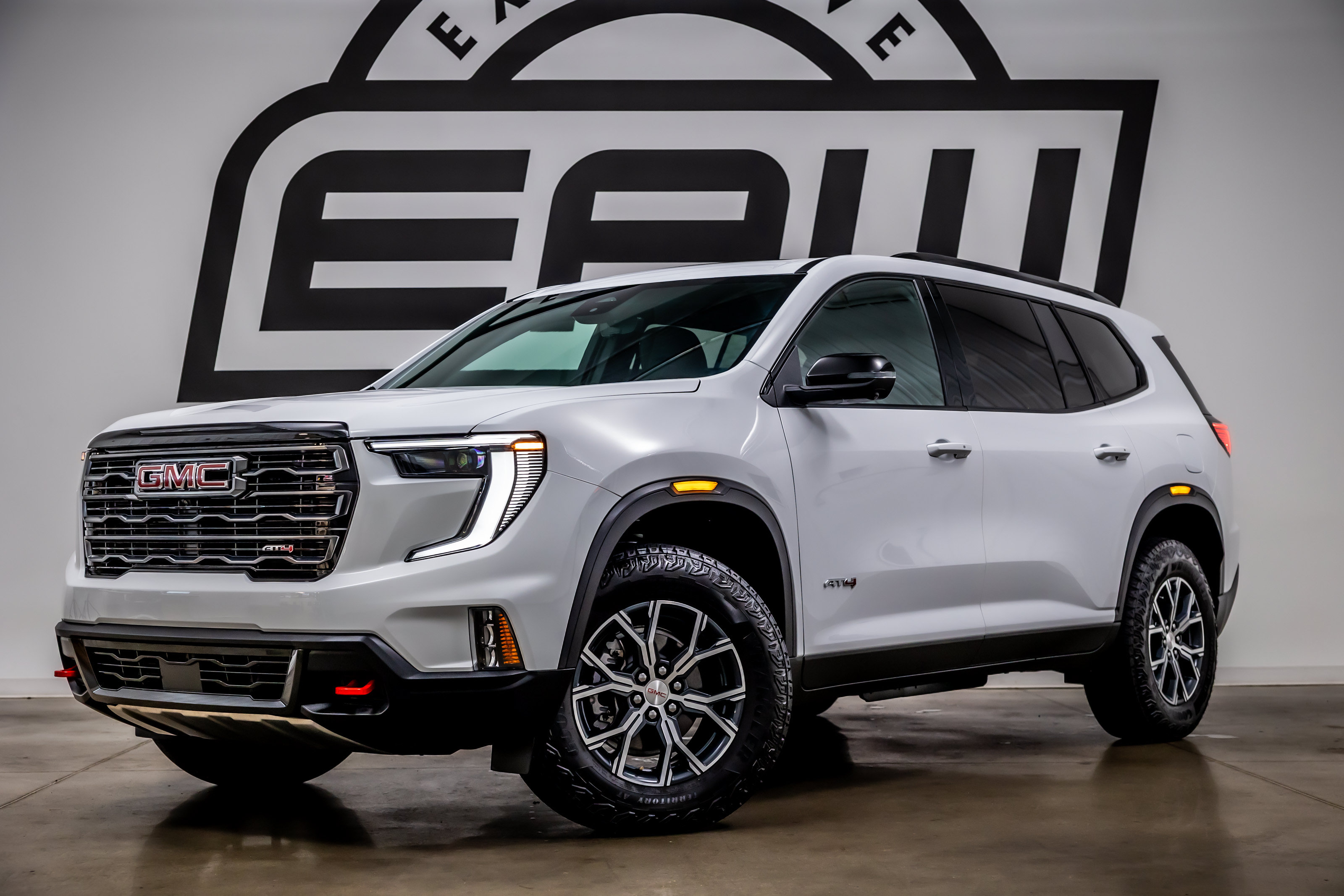 Used 2026 GMC Acadia AT4 w/ Luxury Package AWD/4WD image 1