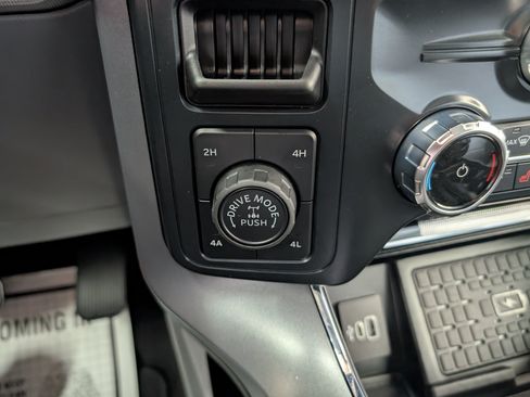 Used 2025 Ford F150 Lariat w/ Equipment Group 502A High AWD/4WD image 16