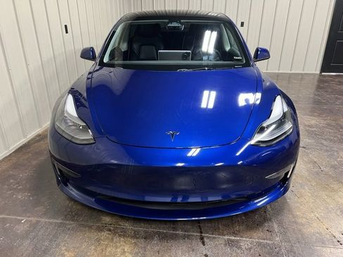Used 2023 Tesla Model 3 Standard Range image 2