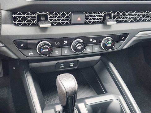 Used 2025 Honda Accord SE image 19