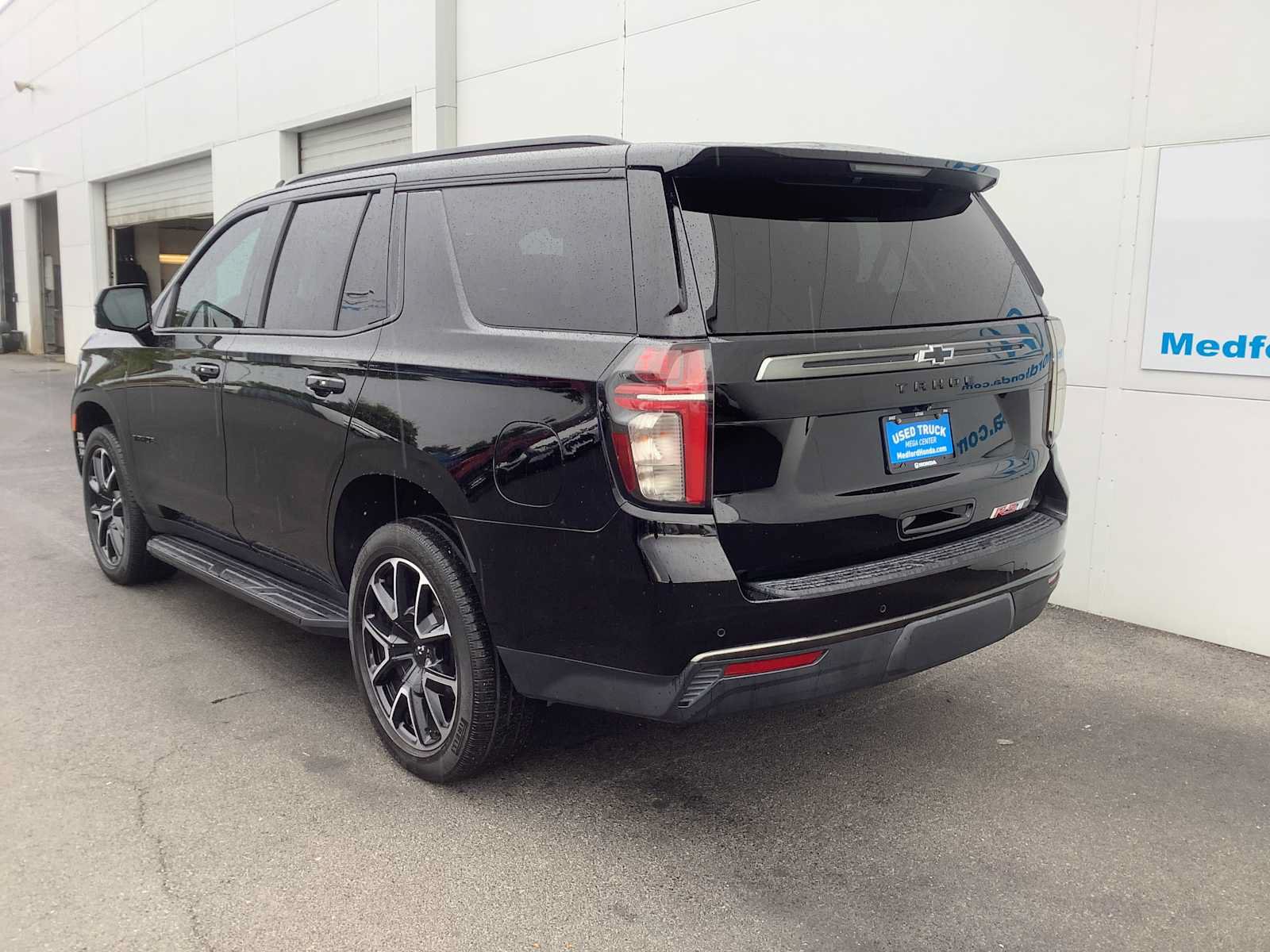 Used 2021 Chevrolet Tahoe RST w/ Luxury Package AWD/4WD image 4