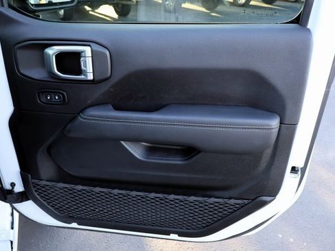 Used 2021 Jeep Gladiator Overland w/ Popular Equipment Package image 22