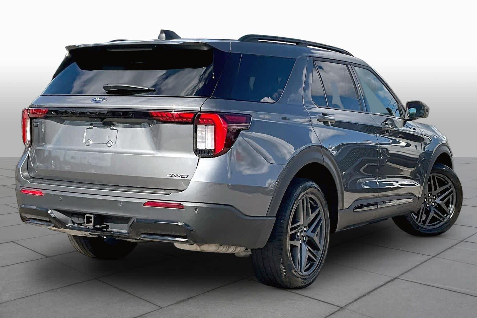 Used 2025 Ford Explorer ST-Line w/ Premium Package AWD/4WD image 13