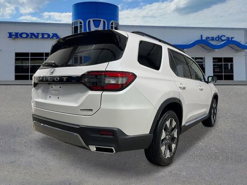 New 2026 Honda Pilot Touring image 5