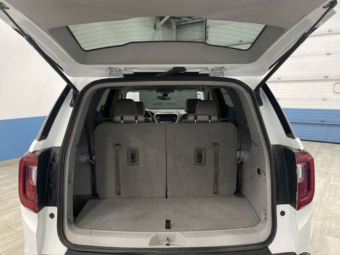 Used 2023 GMC Acadia SLE image 14
