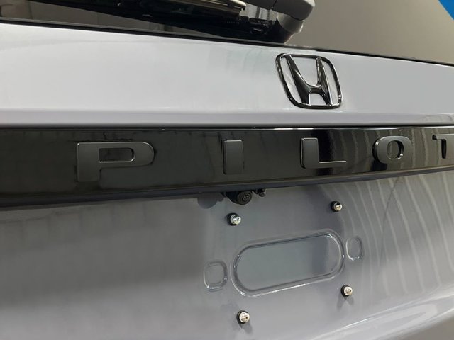 New 2026 Honda Pilot Touring image 9